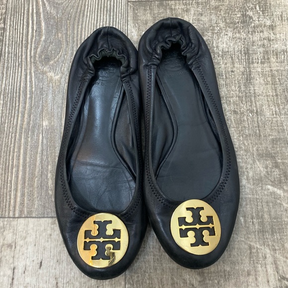 TORY BURCH Black Leather Reva Ballet Flats with Gold Logo Embellishment on Toes - Picture 2 of 12